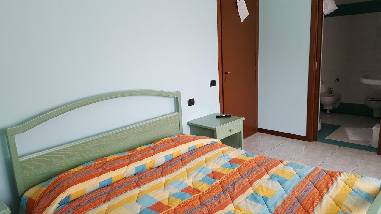 Hotel Dei Pini Medolago Eksteriør billede