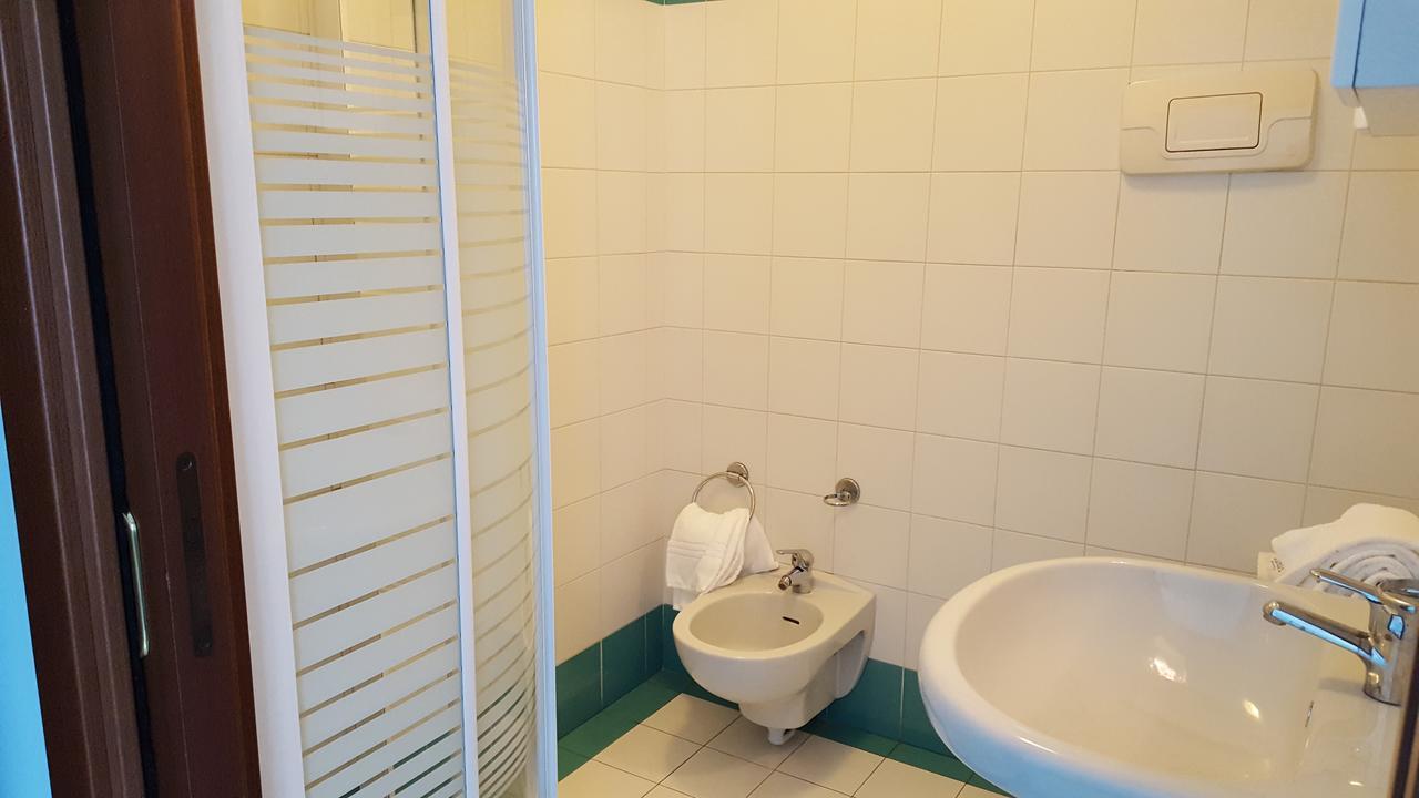 Hotel Dei Pini Medolago Eksteriør billede